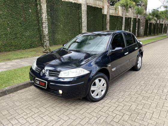 RENAULT MEGANE 1.6 DYNAMIQUE 16V FLEX 4P MANUAL RENAULT MEGANE 1.6 DYNAMIQUE 16V FLEX 4P MANUAL